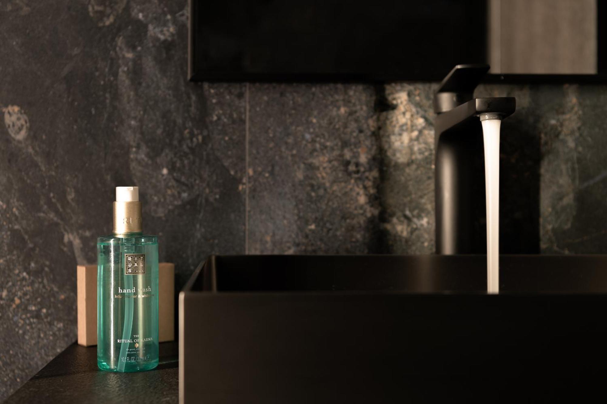 Pleiades Urban Stay By Semavί Heraklion  Luaran gambar